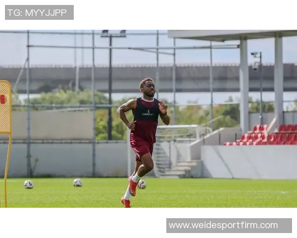 上海海港B队抵达昆明海埂基地开启三周冬训备战新赛季